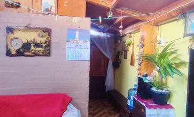 CASA  CON AMPLIACIONES REGULARIZADAS