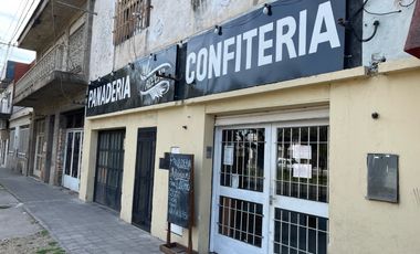 Venta  Casa de 3 dormitorios con local en planta baja - Barrio Parque, Rosario