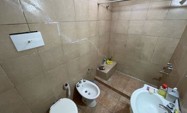 Venta  Casa de 3 dormitorios con local en planta baja - Barrio Parque, Rosario