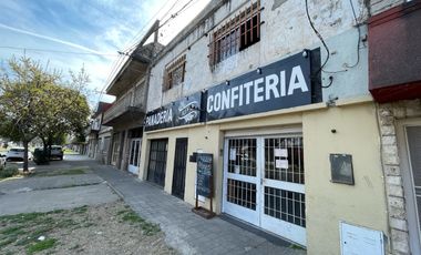 Venta  Casa de 3 dormitorios con local en planta baja - Barrio Parque, Rosario