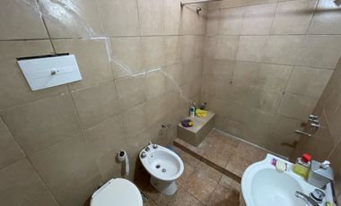 Venta  Casa de 3 dormitorios con local en planta baja - Barrio Parque, Rosario