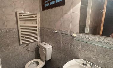 VENDO CHALET EN SIERRA DE LOS PADRES SOBRE ASFALTO