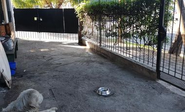 Casa en venta - 2 Dormitorios 2 Baños - Cochera - 100Mts2 - Quilmes Oeste