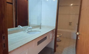 Departamento en semipiso de 3 dormitorios en alquiler- Área Centro Este