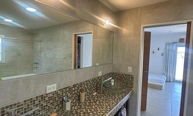 Alquiler Anual Casa 6 Amb a La Laguna en Santa Teresa Villanueva Tigre