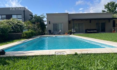 CASA-VENTA BARRIO CERRADO-PILAR DEL ESTE SANTA GUADALUPE