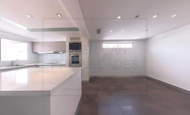 Venta 4 dormitorios triplex Parrilla Quincho Terraza Hidromasaje Sauna 3 cocheras Belgrano