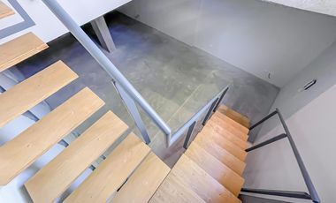 Oficina en planta baja en 2 nivels con baño y cocina, opcional cochera