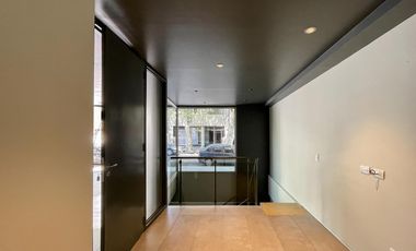 Oficina en planta baja en 2 nivels con baño y cocina, opcional cochera