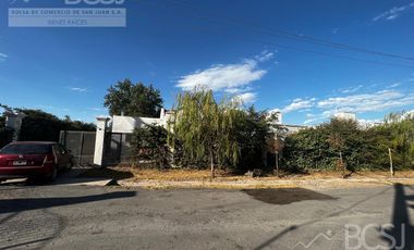 Casa en  B° Solares de Santa Lucia. Lote 19
