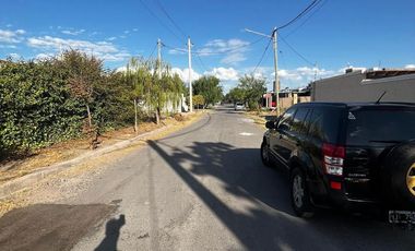 Casa en  B° Solares de Santa Lucia. Lote 19