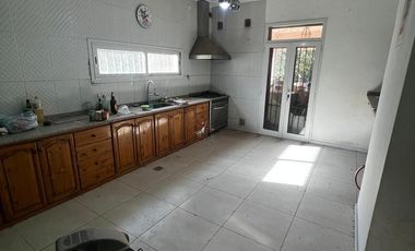 Casa en  B° Solares de Santa Lucia. Lote 19