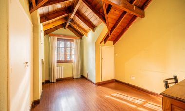 Casa en Monte Grande - 3 dormitorios y escritorio - APTO CREDITO