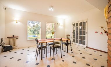 Casa en Monte Grande - 3 dormitorios y escritorio - APTO CREDITO
