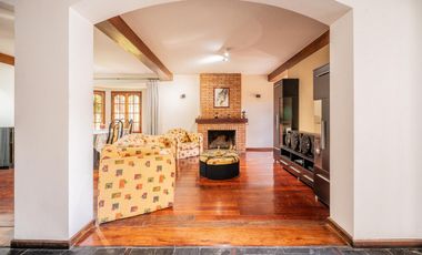 Casa en Monte Grande - 3 dormitorios y escritorio - APTO CREDITO