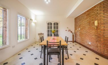 Casa en Monte Grande - 3 dormitorios y escritorio - APTO CREDITO