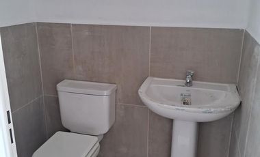 Local en alquiler en Colinas de Manantiales, en Colinas Mall. 75m2 , apto gastronomico y comercial