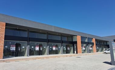 Local en alquiler en Colinas de Manantiales, en Colinas Mall. 75m2 , apto gastronomico y comercial