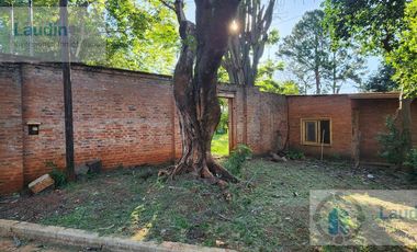 Se vende casa amplia sobre Ruta 12 frente a Mercado Central - Posadas