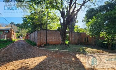 Se vende casa amplia sobre Ruta 12 frente a Mercado Central - Posadas