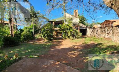 Se vende casa amplia sobre Ruta 12 frente a Mercado Central - Posadas