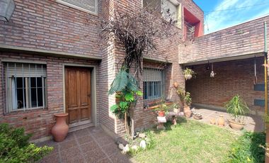 Casa en  Cardenal Fasolino al 800