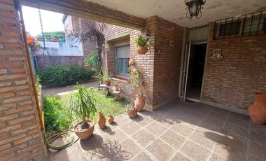 Casa en  Cardenal Fasolino al 800