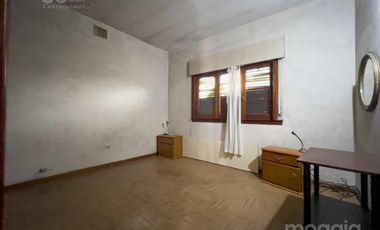 Casa en Venta en Boulogne con Amplio Terreno y Buenos Accesos