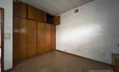 Casa en Venta en Boulogne con Amplio Terreno y Buenos Accesos