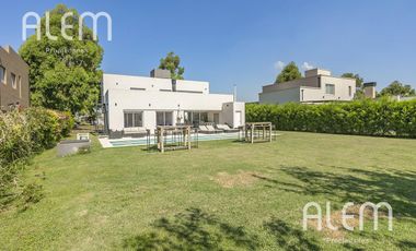 Casa en venta en Don Joaquin, Canning