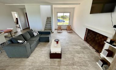 VENTA DE CASA A LA LAGUNA - BARRIO SAN SEBASTIAN AREA 6