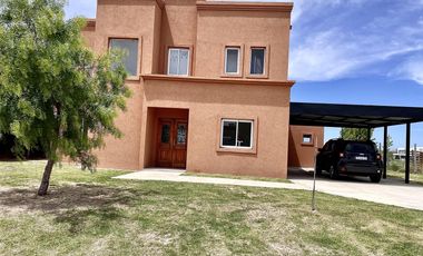 VENTA DE CASA A LA LAGUNA - BARRIO SAN SEBASTIAN AREA 6