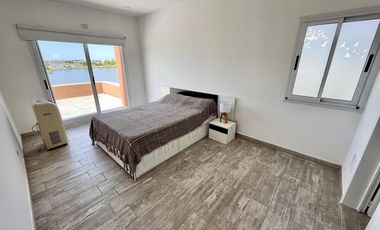 VENTA DE CASA A LA LAGUNA - BARRIO SAN SEBASTIAN AREA 6