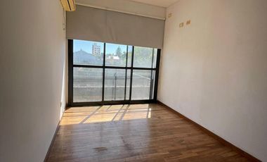 Departamento 4 ambientes con balcón al frente, lavadero y cochera - Wilde