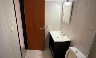 Departamento 4 ambientes con balcón al frente, lavadero y cochera - Wilde