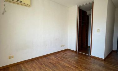 Departamento 4 ambientes con balcón al frente, lavadero y cochera - Wilde