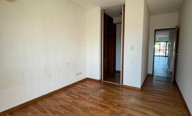 Departamento 4 ambientes con balcón al frente, lavadero y cochera - Wilde
