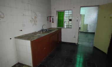 CASA DE 2 DORMITORIOS EN LACALLE BLASCO IBAÑEZ A MTS DE BYNNON
