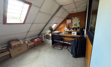 ARRIENDO LOCAL COMERCIAL, CON SALA DE VENTAS Y OFICINAS, PAI