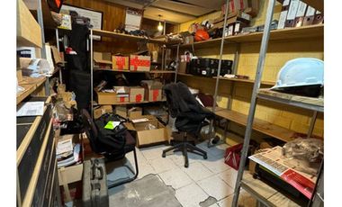 ARRIENDO LOCAL COMERCIAL, CON SALA DE VENTAS Y OFICINAS, PAI