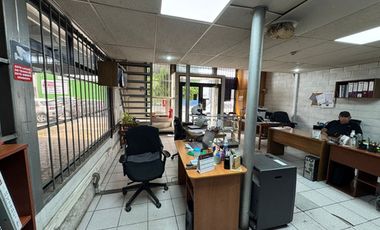 ARRIENDO LOCAL COMERCIAL, CON SALA DE VENTAS Y OFICINAS, PAI