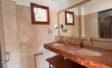Casa en venta y alquiler en Villa Allende golf