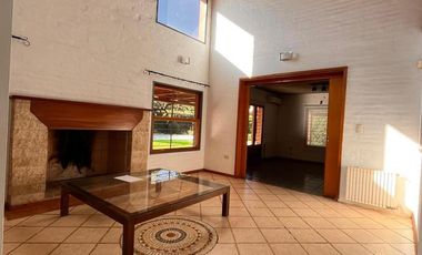 Casa en venta y alquiler en Villa Allende golf