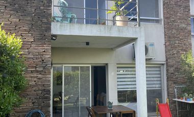 Casa tipo duplex de 4 amb  en venta en El Sendero - Nordelta