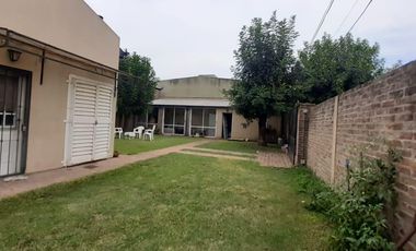 Casa en  Champagnat 2305