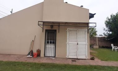 Casa en  Champagnat 2305