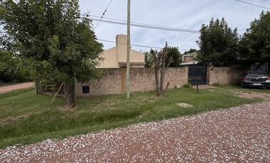 Casa en  Champagnat 2305