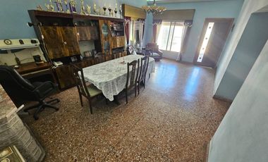 Casa 3 amb. Estilo Americana gran fondo libre