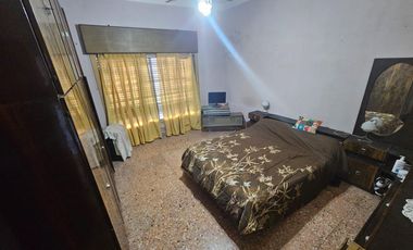 Casa 3 amb. Estilo Americana gran fondo libre