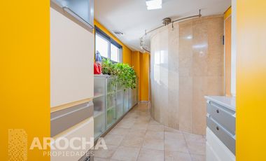 Departamento en Quilmes 4 dormitorios con 2 cocheras piso 5